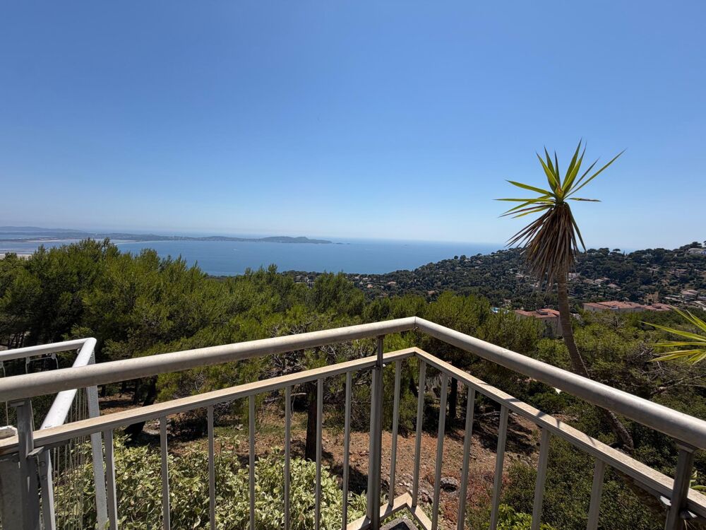 Vente Appartement Studio et garage avec vue mer imprenable Hyeres
