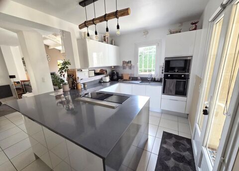   Villa spacieuse avec cadre privil�gi� Maison - 6 pi�ce(s) - 157 m�