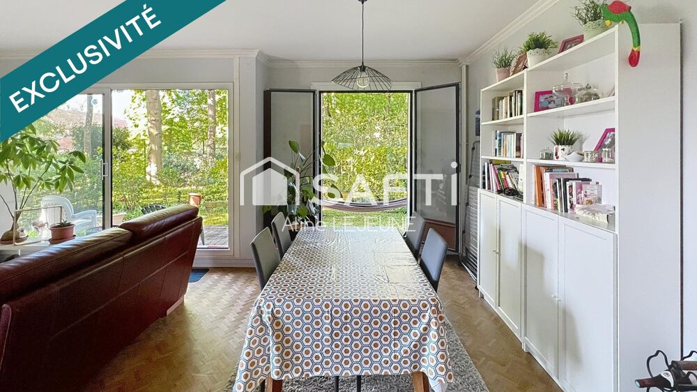 Lumineux appartement en RDC avec jardin privatif 100 m2 et stationnements, proche Loire.