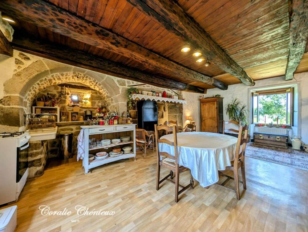 Vente Maison Jolie maison auvergnate avec grange et terrain Bassignac