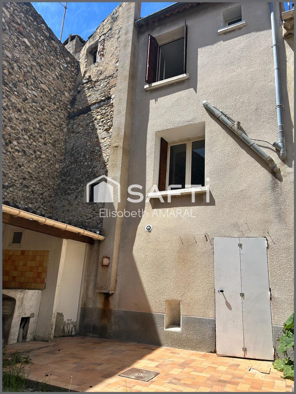Maison de village 6 pièces avec cour et terrasse couverte