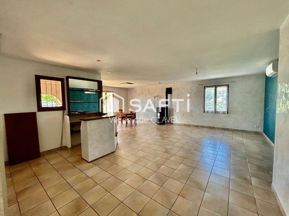 Vente Maison Villa provençale de 131m2 posée sur un terrain  paysagé de 1138m2 Bellegarde