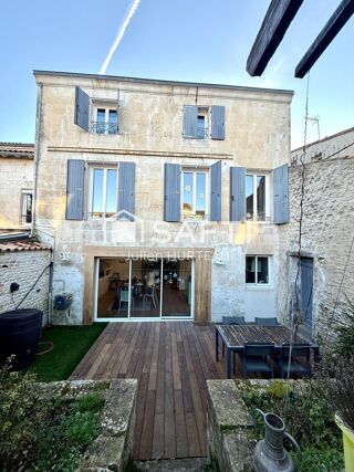  Maison  vendre 8 pices 221 m