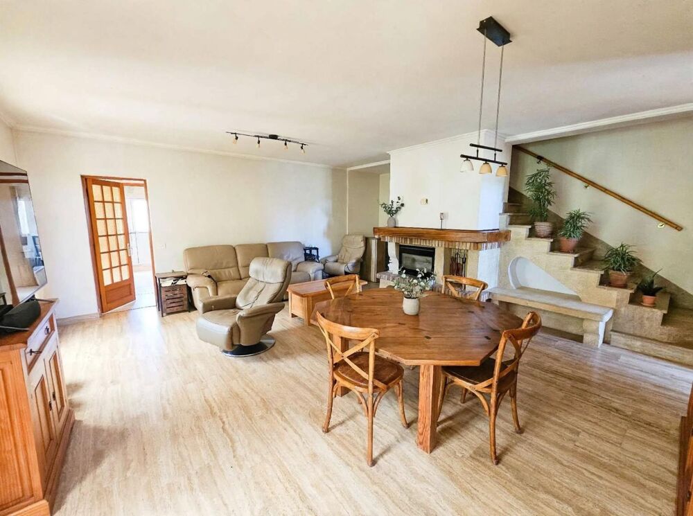 Vente Maison Maison traditionnelle sur 9560m2 de terrain Reillanne