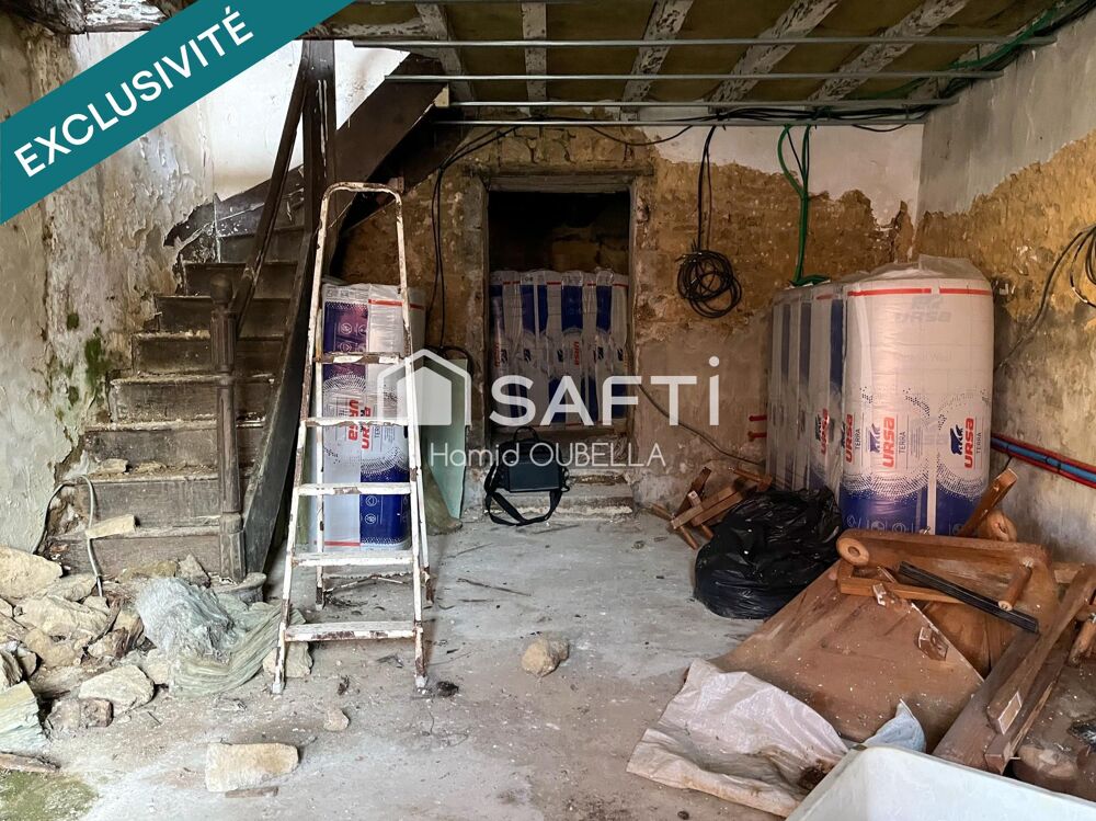 Vente Maison Maison à rénover avec jardin – Courcité (53) Courcite