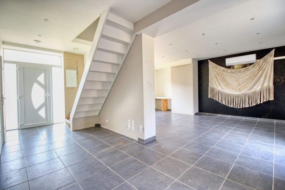 Vente Maison Maison de ville familiale  de 152 m² avec grand jardin de 1 526 m². Saint-juery