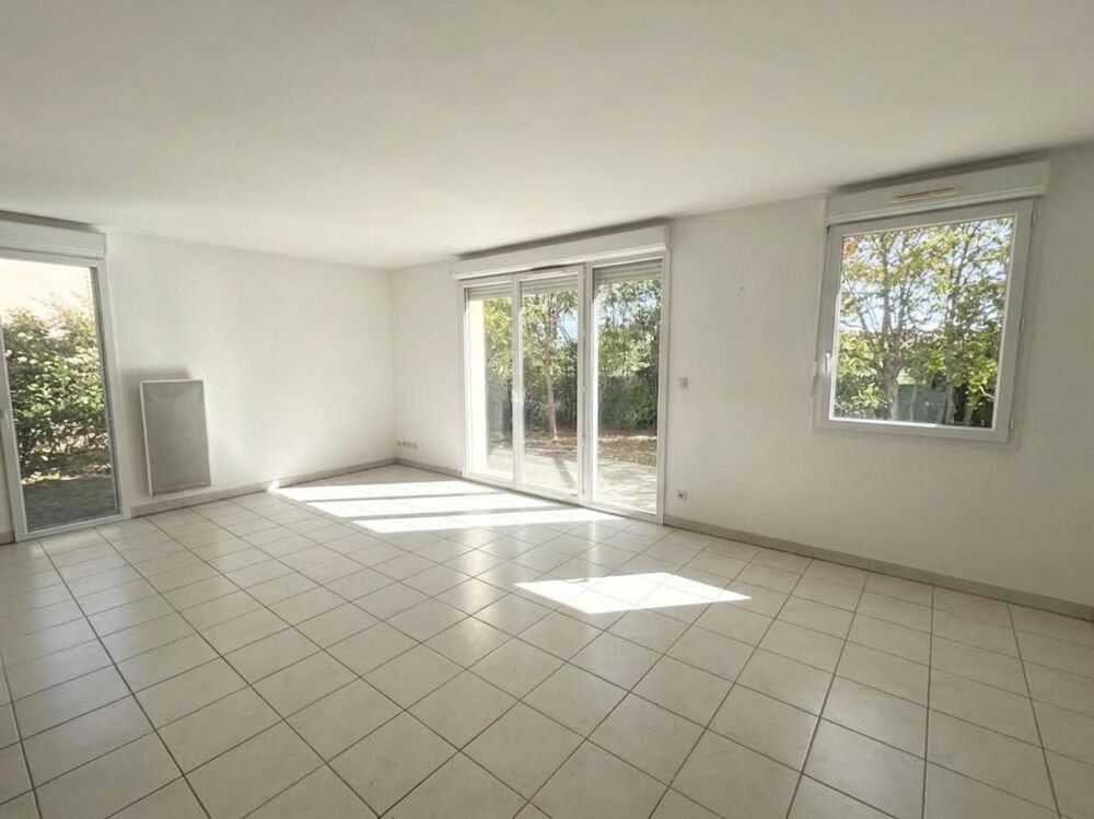 Résidence LE CLOS DE CEDRES - Maison T4 mitoyenne 80 m² avec terrasse, garage, piscine en copropriété et cadre verdoyant