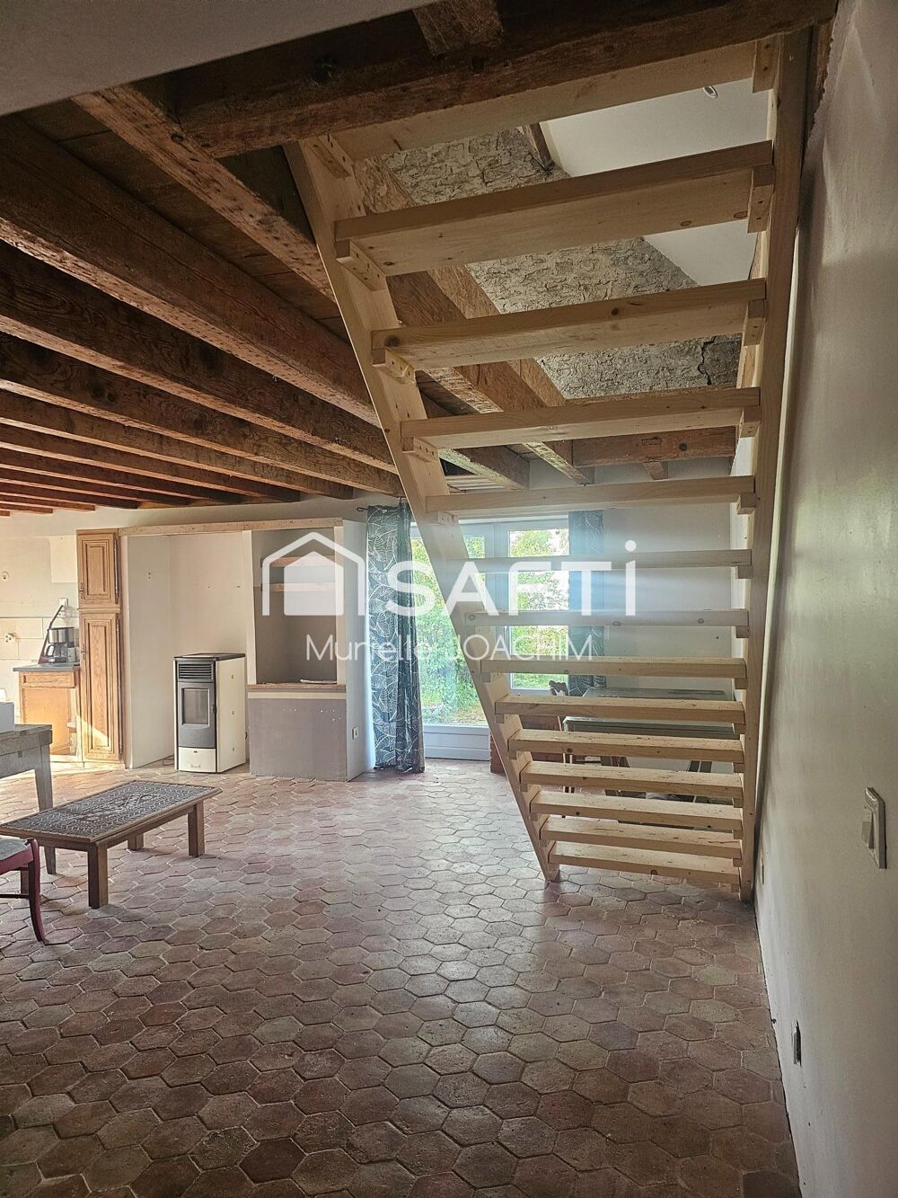 MAISON EN PIERRE DE CARACTERE AU CALME