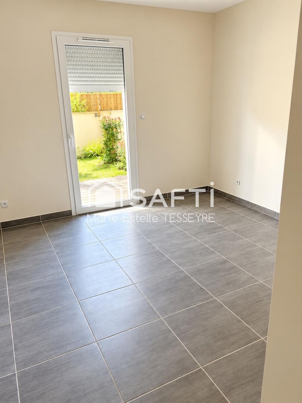 Vente Appartement APPARTEMENT  CLIMATISE T3 EN REZ-DE-JARDIN – TERRASSE EXCEPTIONNELLE – 3 PARKINGS – ACCÈS PRIVATIF Lanton