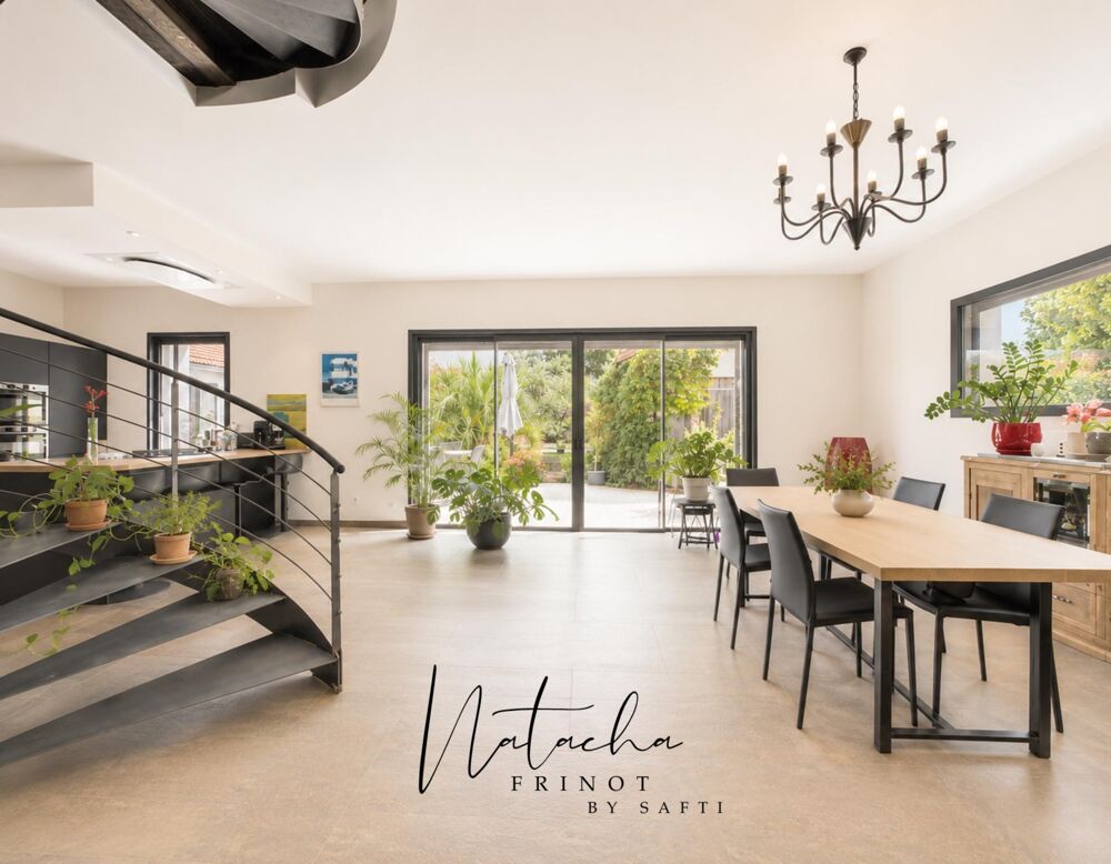 Vente Maison Isle Jourdain • 6 ch • Piscine • Jardin Maison Prestige L' isle-jourdain