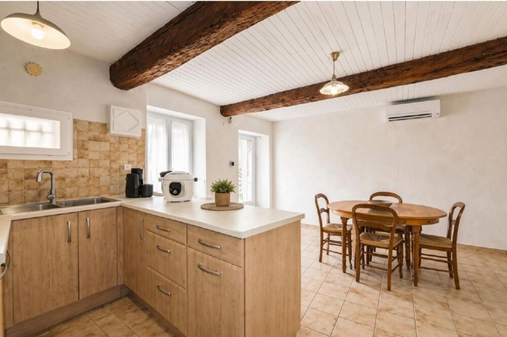 Vente Maison Maison de village climatisée R+2  2 chambres + bureau Canet