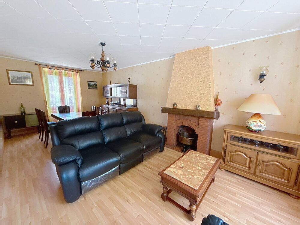 Maison de caractère 185 m² avec dépendances et terrain de 1027 m² à Colombe