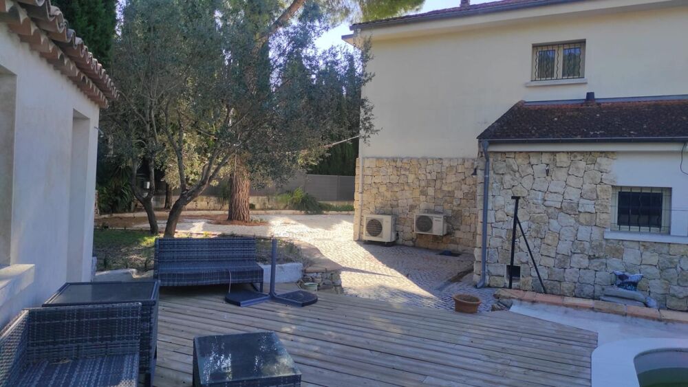 Maison de maçon de 150m² sur un terrain de 500 m² avec piscine