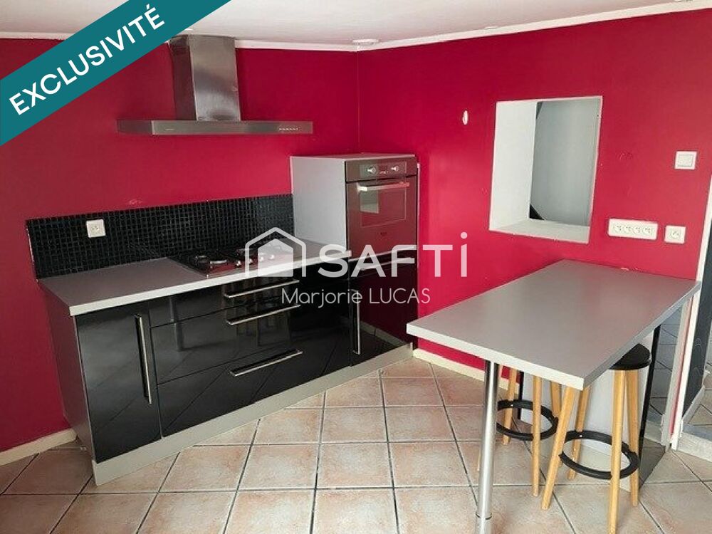 Maison de ville, proche commodité et front de mer