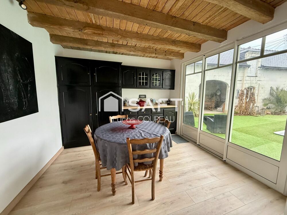 Maison de maître au bord de la rivière
