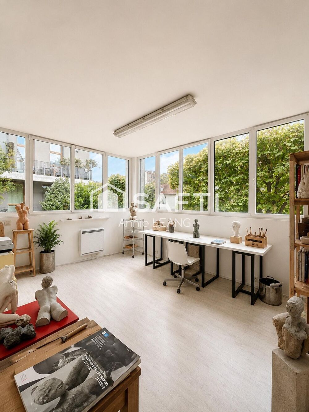 Loft de caractère 103 m²  3 chambres  Parking  À 15 min du métro Mairie de Montreuil