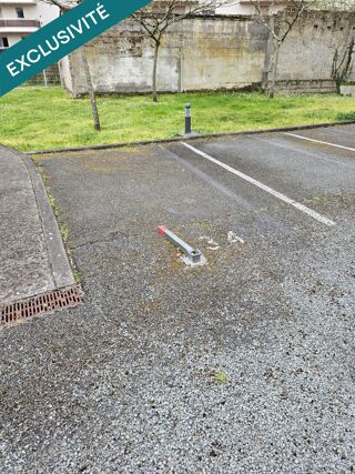  Parking / Garage  vendre 8 m