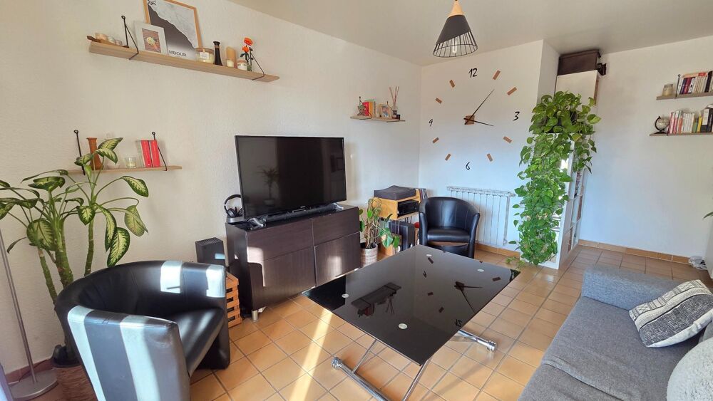 Bandol, beau T2 de 42 m² + Cave, proche de toutes commodités.