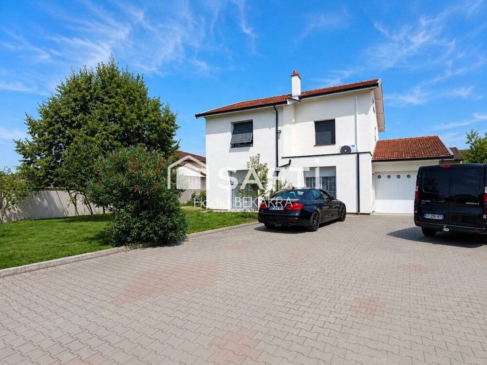 Saint-Rambert-d'Albon  Maison familiale de 126 m² avec piscine, dépendance et vue sur le Pilat