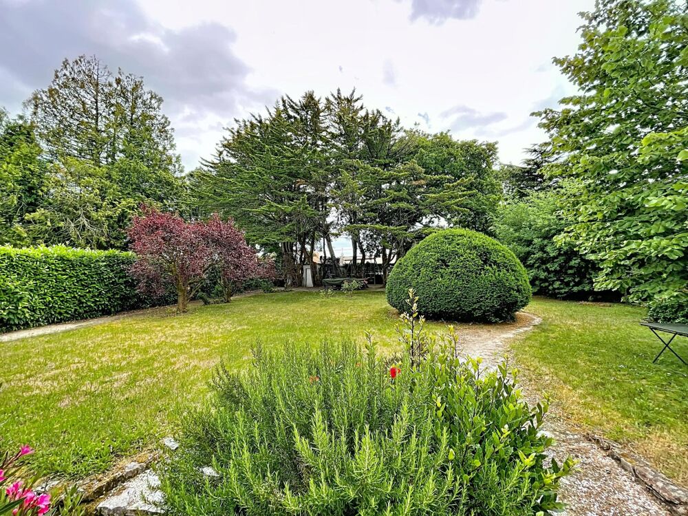 Vente Maison Sucé-sur-Erdre – Propriété rare sur le marché avec berge privative sur l'Erdre Suce-sur-erdre