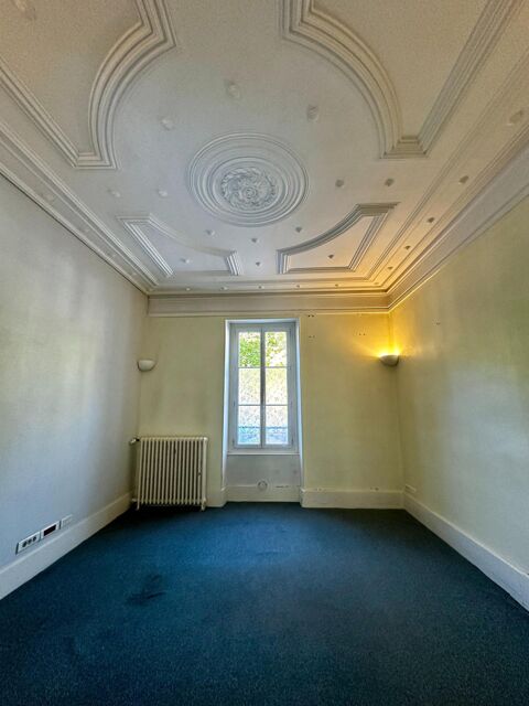   Local commercial de 109 m2 en hyper centre 