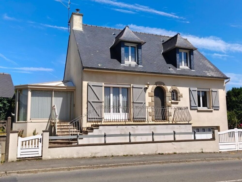 Maison située dans le centre de Saint-Domineuc