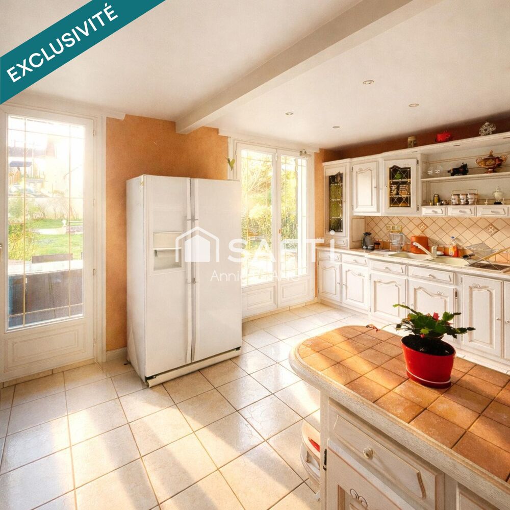 Only a 7-minute walk from Montévrain town centre, this exceptional 244 sq.m. character residence is nestled within 1,167 sq.m. o