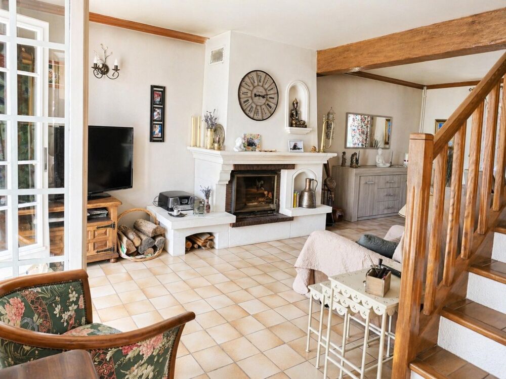 Maison lumineuse avec grand jardin et véranda