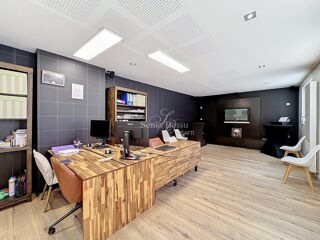  Maison à vendre 8 pièces 284 m²