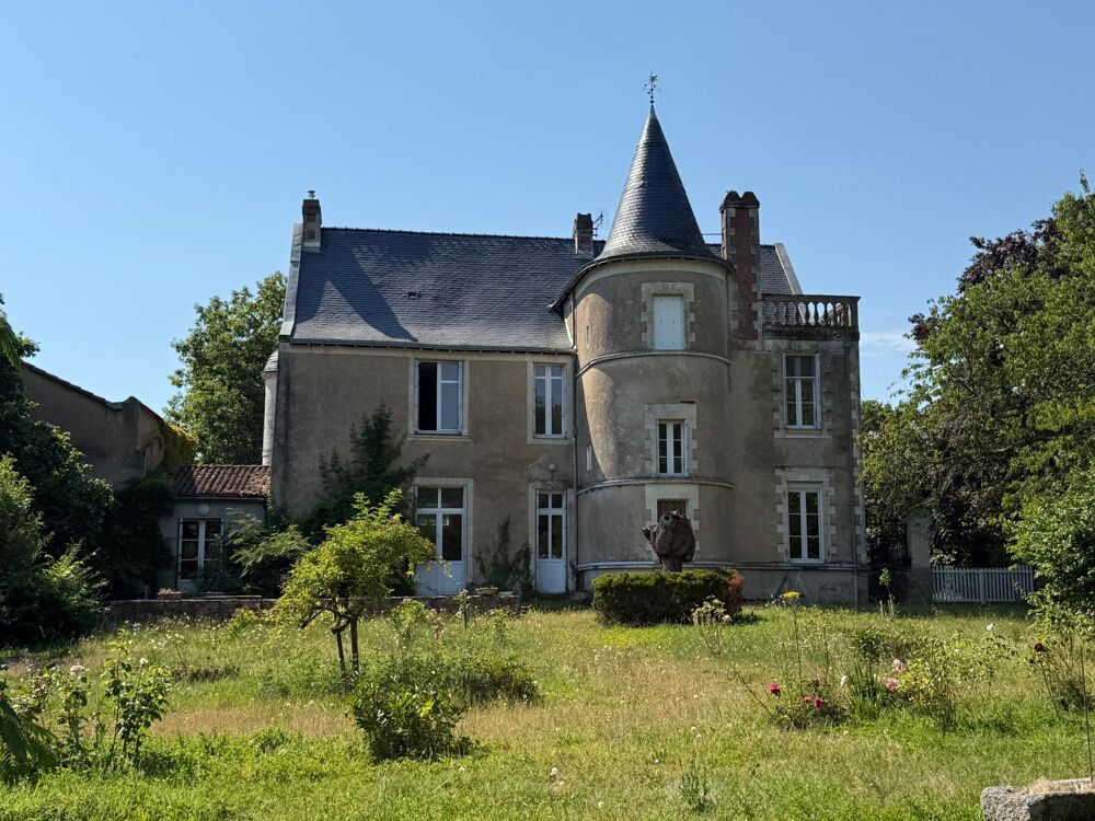 Maison 15 pièces 460 m² · à Monnieres · 460 m² · 650 000 €