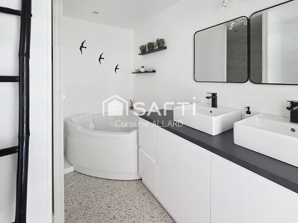PROPRIETE D'EXCEPTION DE 253M² / 6 CHAMBRES SUR UNE PARCELLE DE 4800M² AVEC PISCINE LAGON A LOMBEZ