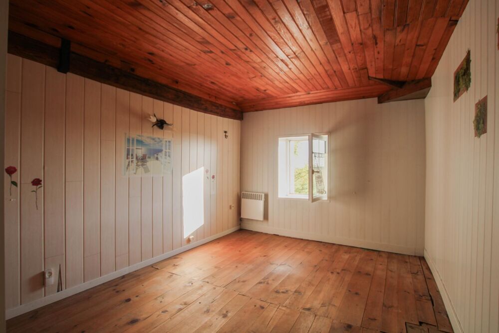 Maison de 2 chambres avec garage dans un écrin de verdure