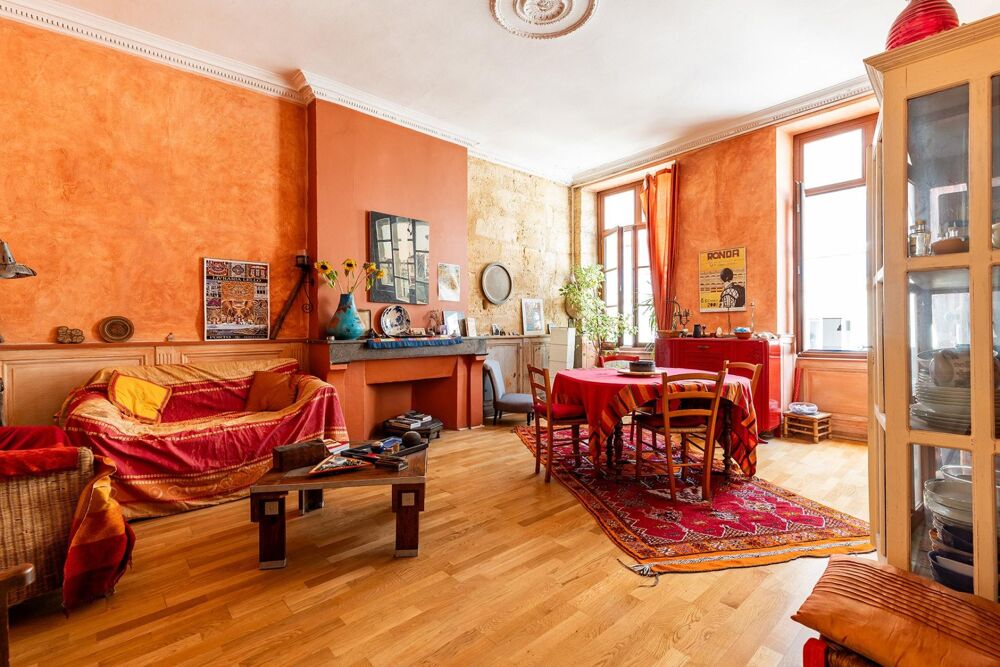 Vente Appartement BORDEAUX SAINTE CROIX - APPARTEMENT 80M² - 2 CHAMBRES - PLACE DE PARKING + CELLIER Bordeaux