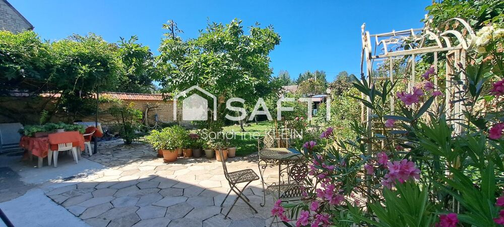 Vente Maison Maison de ville, 173 m², 9 pièces avec jardin, garage et dépendance Saint-pierre-les-nemours
