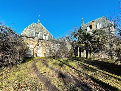   Maison de Ma�tre en tr�s bel �tat avec d�pendances Maison - 15 + pi�ce(s) - 277 m�