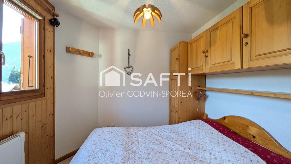 Appartement 2 pièces en étage élevé avec vue panoramique sur les montagnes.