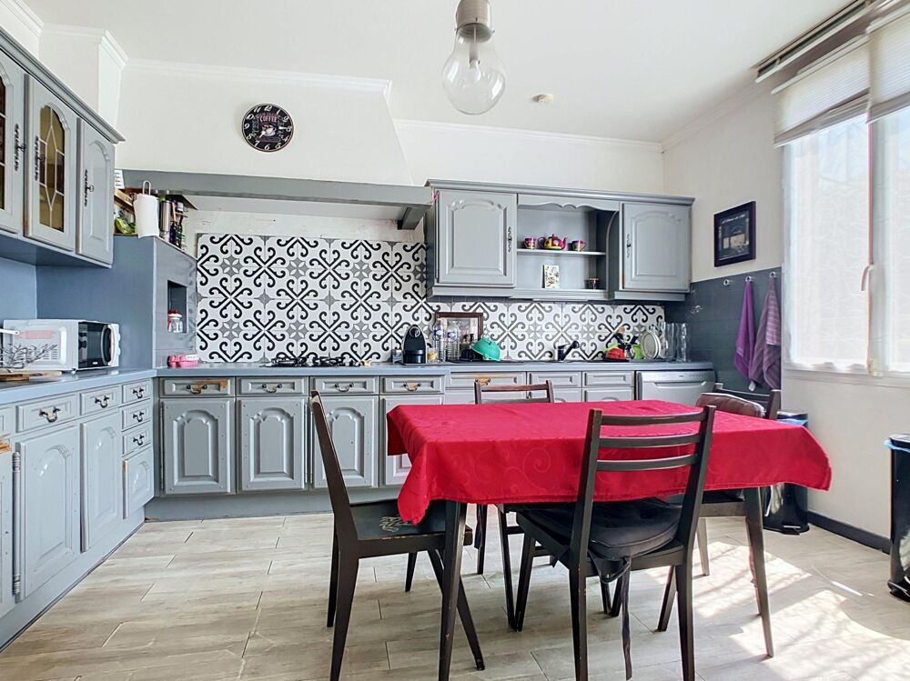 Maison sur sous sol avec jardin
