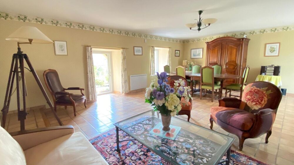 Vente Maison Longère au calme avec terrain arboré et dépendance Landevant