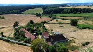 Vente Maison Écrin de verdure & potentiel d'exception : Ensemble immobilier de charme sur plus de 2 hectares à Lalizolle Lalizolle