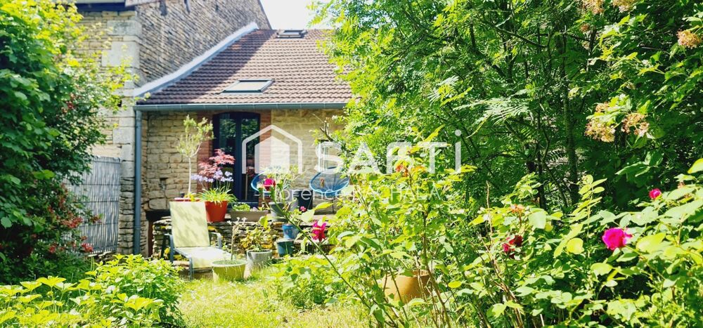 Petite maison de 90 m² pleine de charme, T5 entièrement rénovée