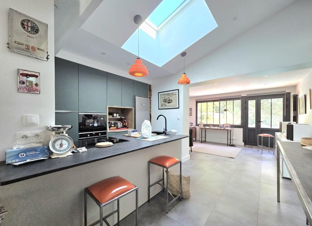 Vente Maison Maison 3 chambres dont une parentale, piscine 2 garages et commerces Lacanau