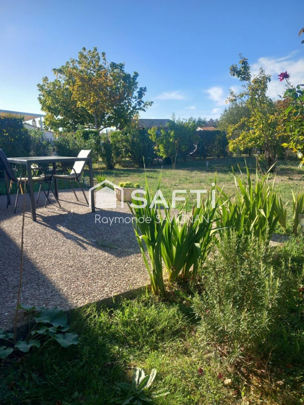 À VENDRE  Maison récente 3 chambres de 90 m2 avec garage le tout sur un terrain de 368 m2 à Saint-Michel-en-lHerm