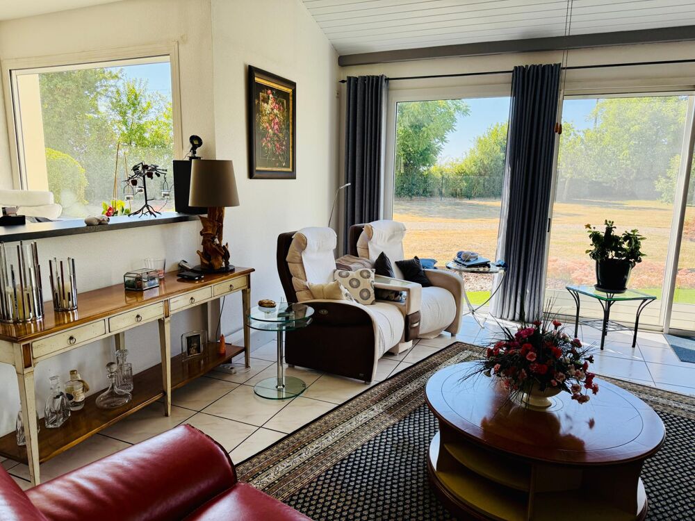 Vente Maison BELLE PROPRIÉTÉ 6 CH, LOGEMENT ANNEXE, PISCINE, PARC PAYSAGÉ Saint-pierre-le-vieux