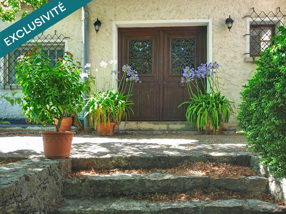 Maison de 205m2 sur 15 900m2 de terrain.