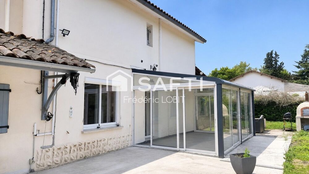 belle maison situé sur la commune de Les peintures avec une superficie de 136 m2 sur un terrain de 3818 m2 avec des dépendances