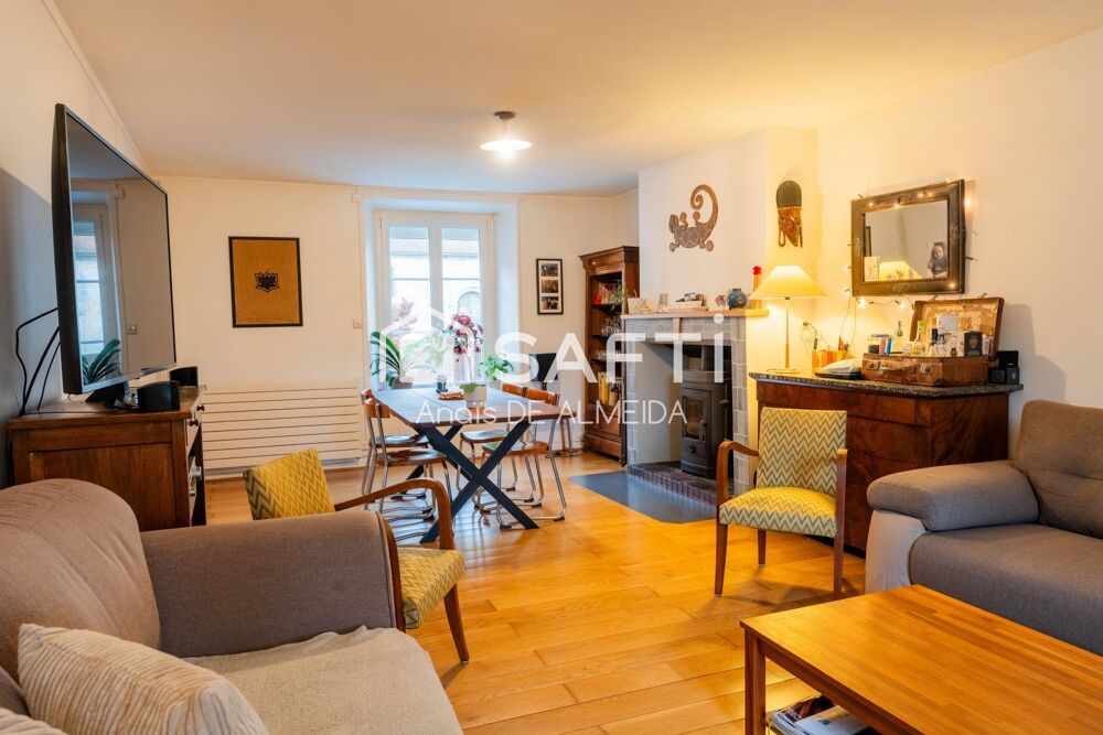Véritable coup de coeur pour cette superbe maison des années 20
