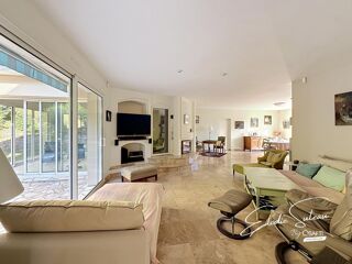  Maison à vendre 9 pièces 243 m²