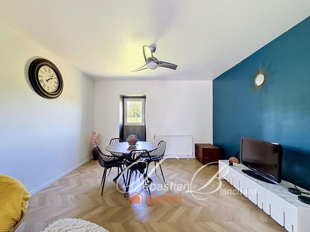 Vente Maison Vous recherchez de l'espace, du calme et aucun vis-à-vis ? Découvrez cette maison de 205 m² à Usinens, idéale pour une vie de fa Usinens