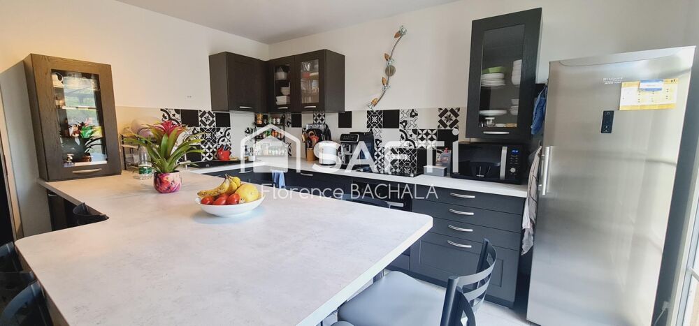 Vente Maison Maison familiale de 2013 de 173 m² avec 5 chambres, possibilité 7 chambres sur 659 m² de terrain Aiserey