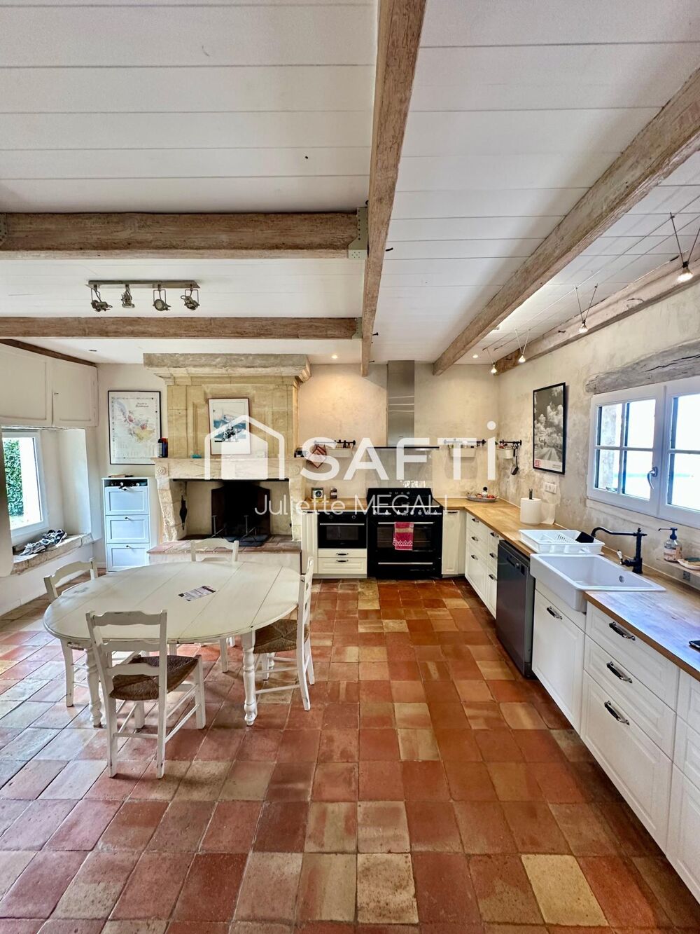 Vente Maison Elegante maison en pierre entièrement rénovée Saint-emilion